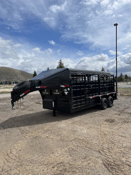 New 2022 Swift Built Trailers 18' Stock