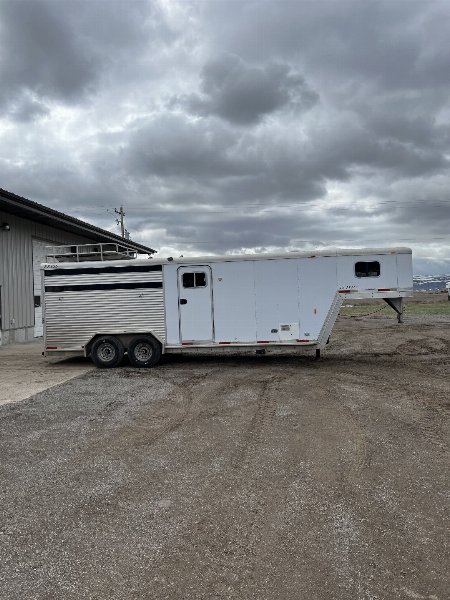 Used 2002 Exiss Trailers Weekender Stock Combo Horse Trailer