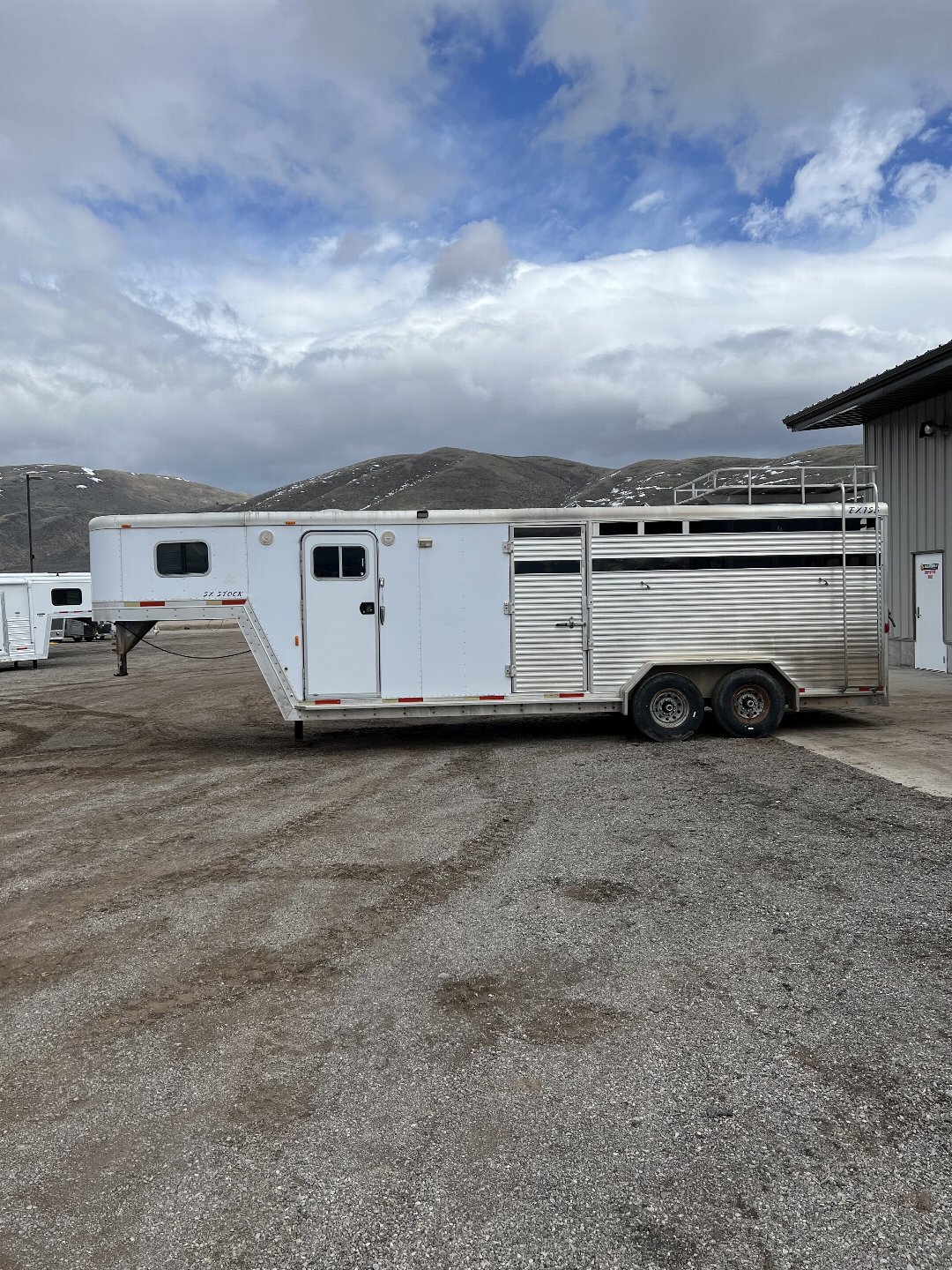 Used 2002 Exiss Trailers Weekender Stock Combo Horse Trailer