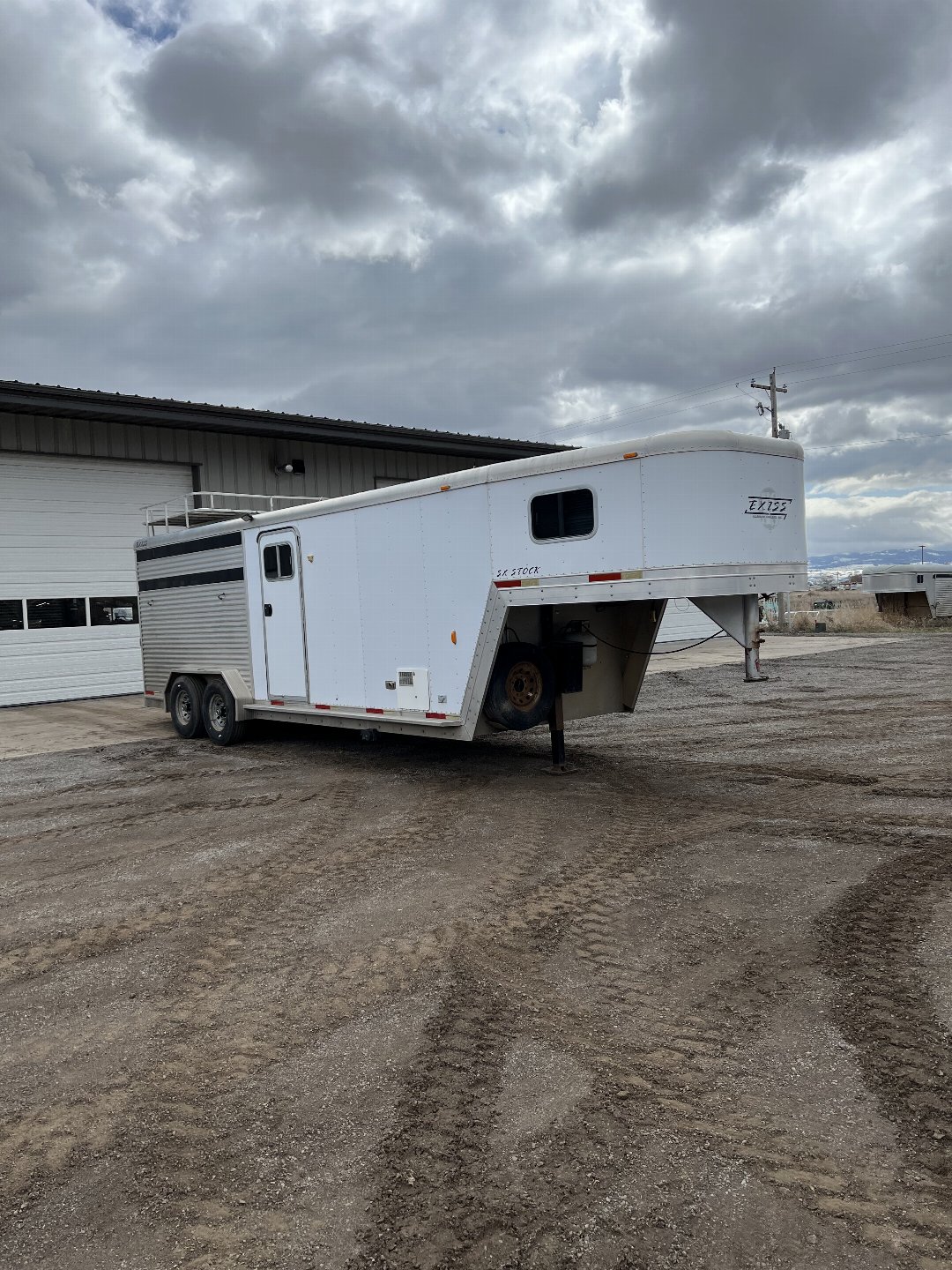 Used 2002 Exiss Trailers Weekender Stock Combo Horse Trailer