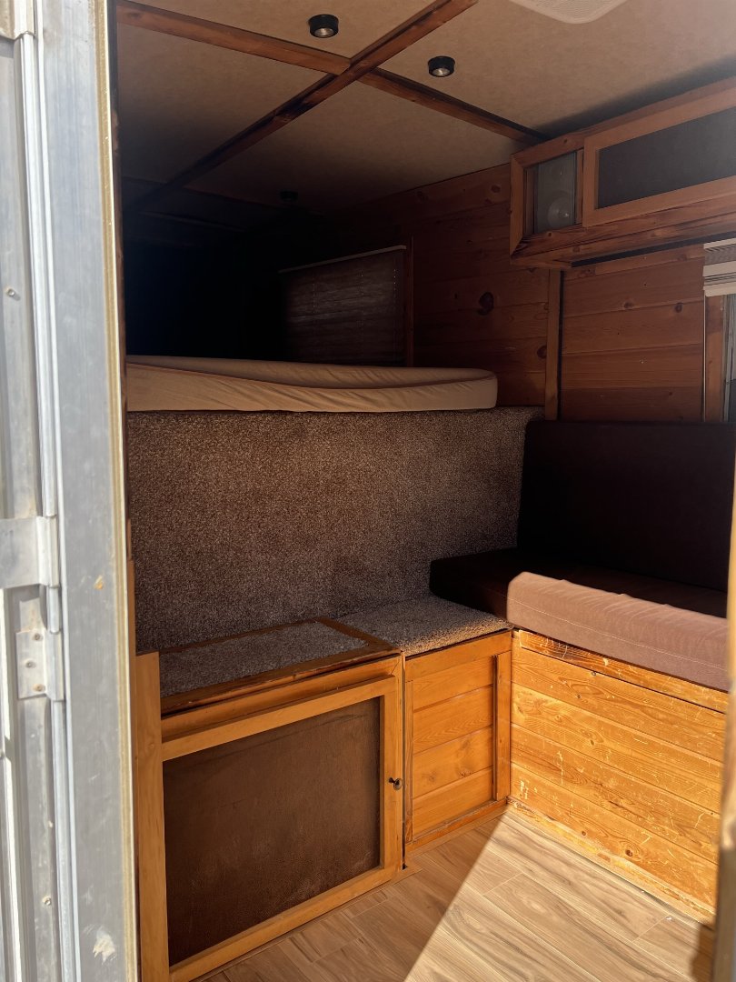 Used 2005 Cherokee Weekender 3H Horse Trailer